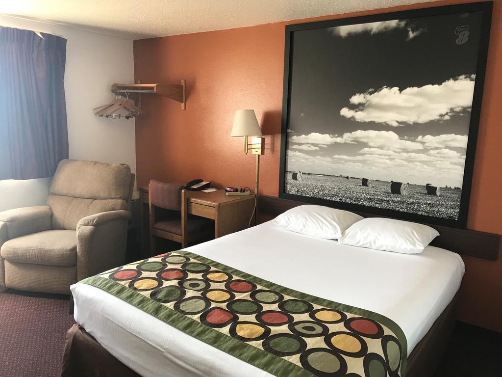 Super 8 By Wyndham Aberdeen East Экстерьер фото